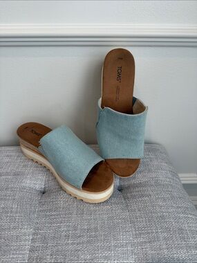 Toms Women's Light Blue/Denim Canvas Slide Platform Clogs